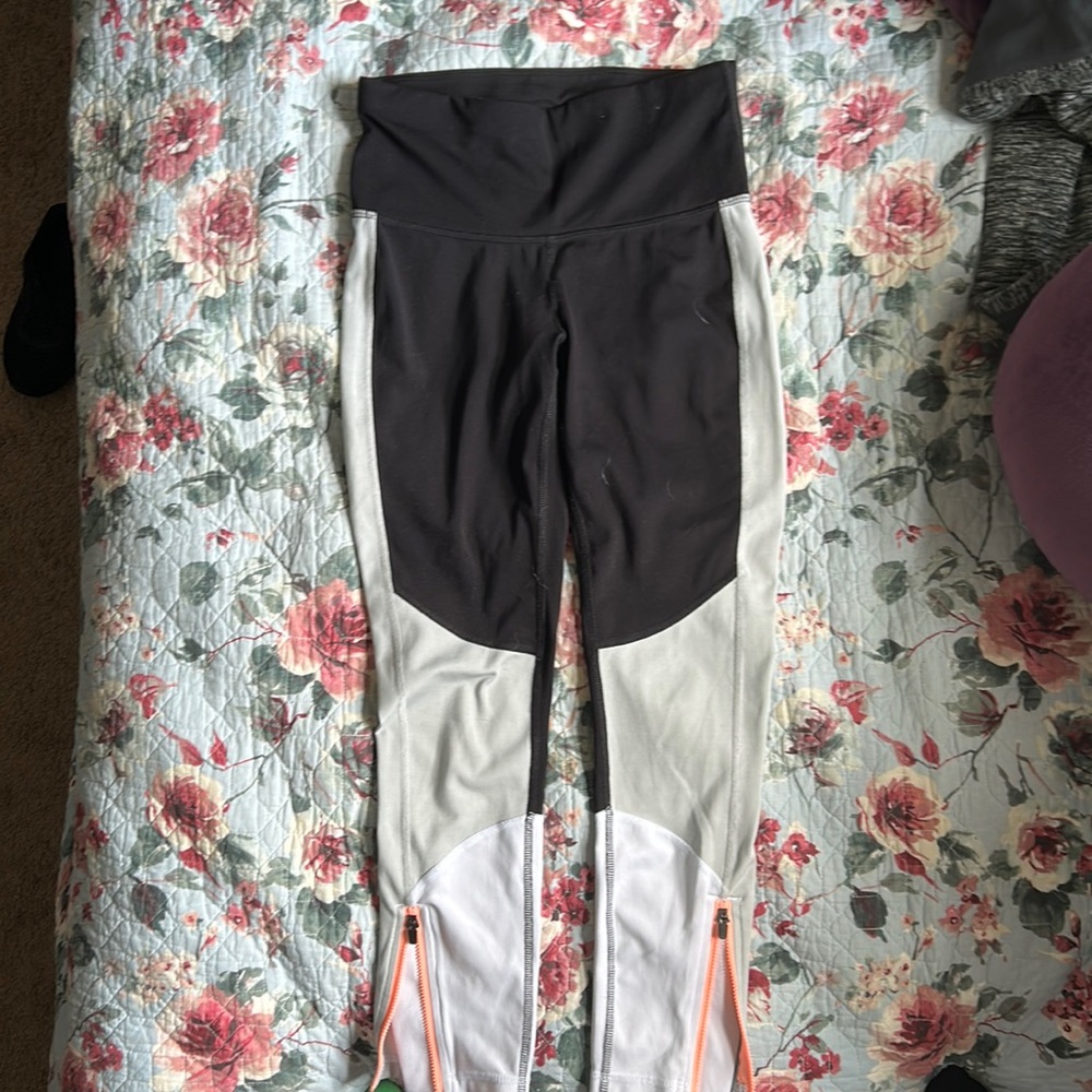 Black and Grey high rise ankle length Xersion Leggings